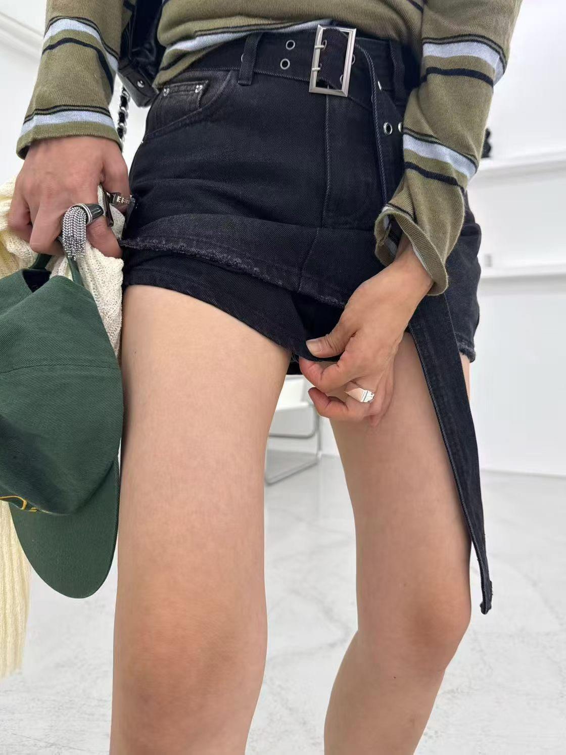 雙排鉚釘腰帶牛仔短褲裙
